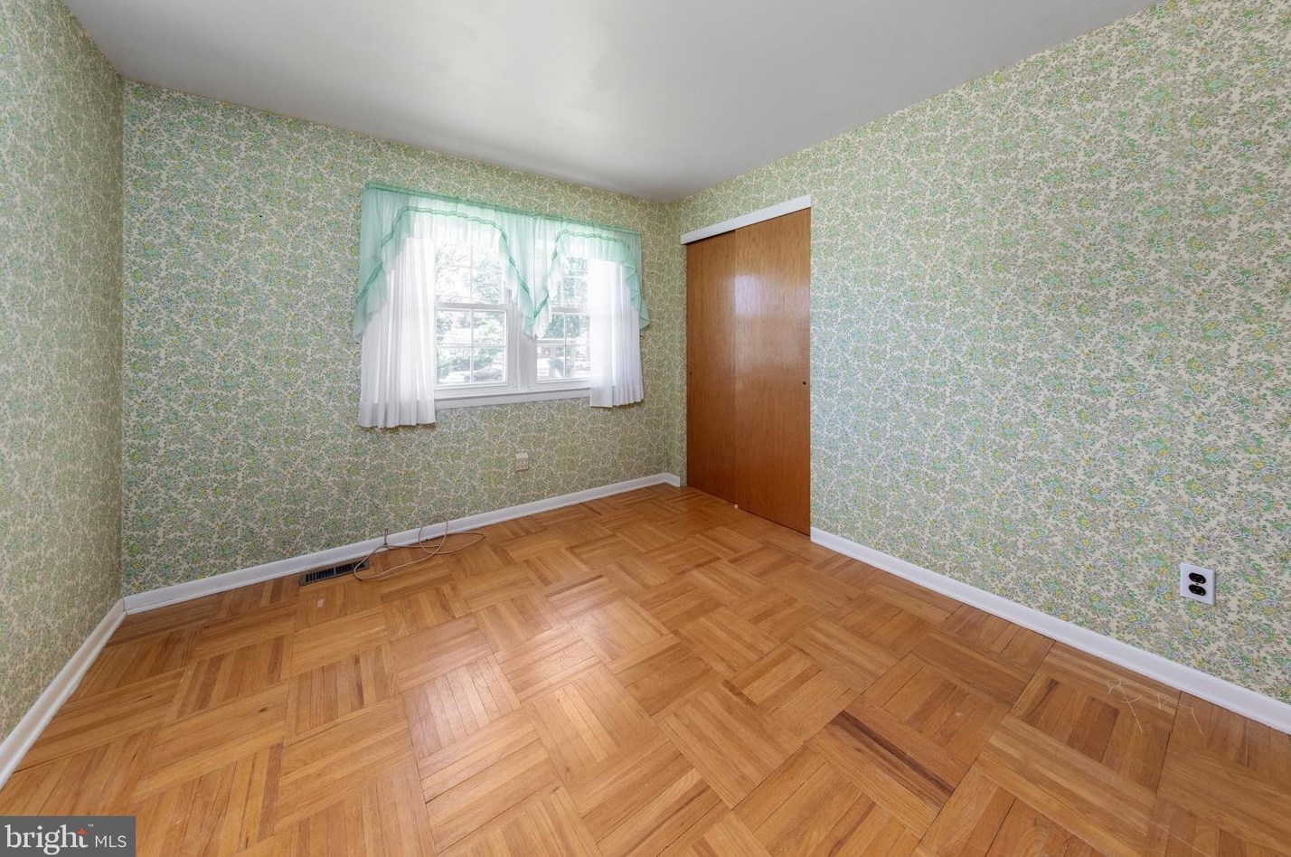 1 Lauderdale Rd, West Deptford NJ 08096-3938 exterior