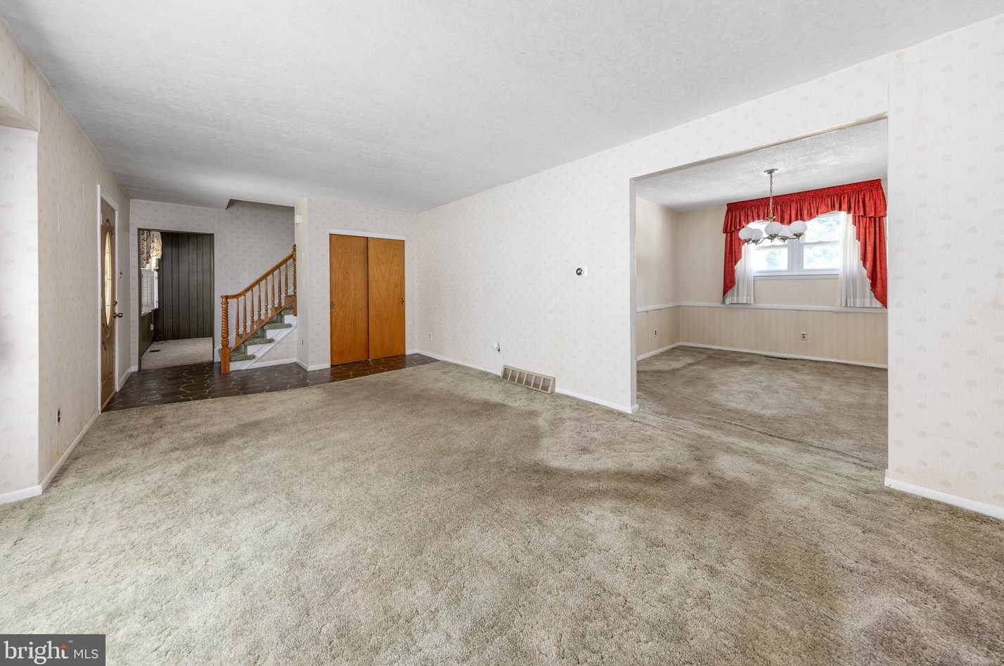 1 Lauderdale Rd, West Deptford NJ 08096-3938 exterior