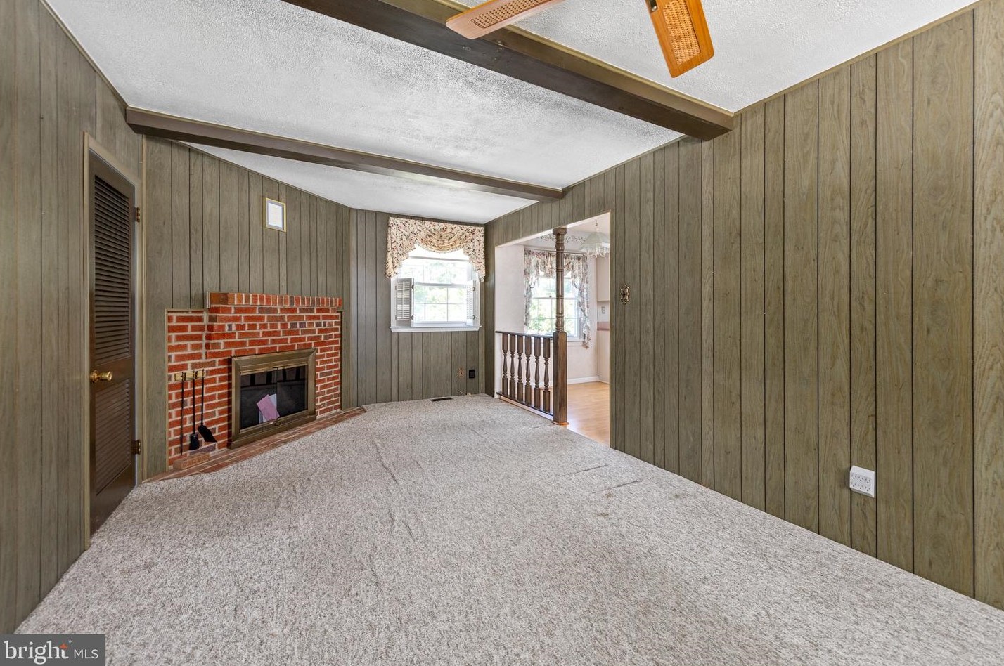 1 Lauderdale Rd, West Deptford NJ 08096-3938 exterior