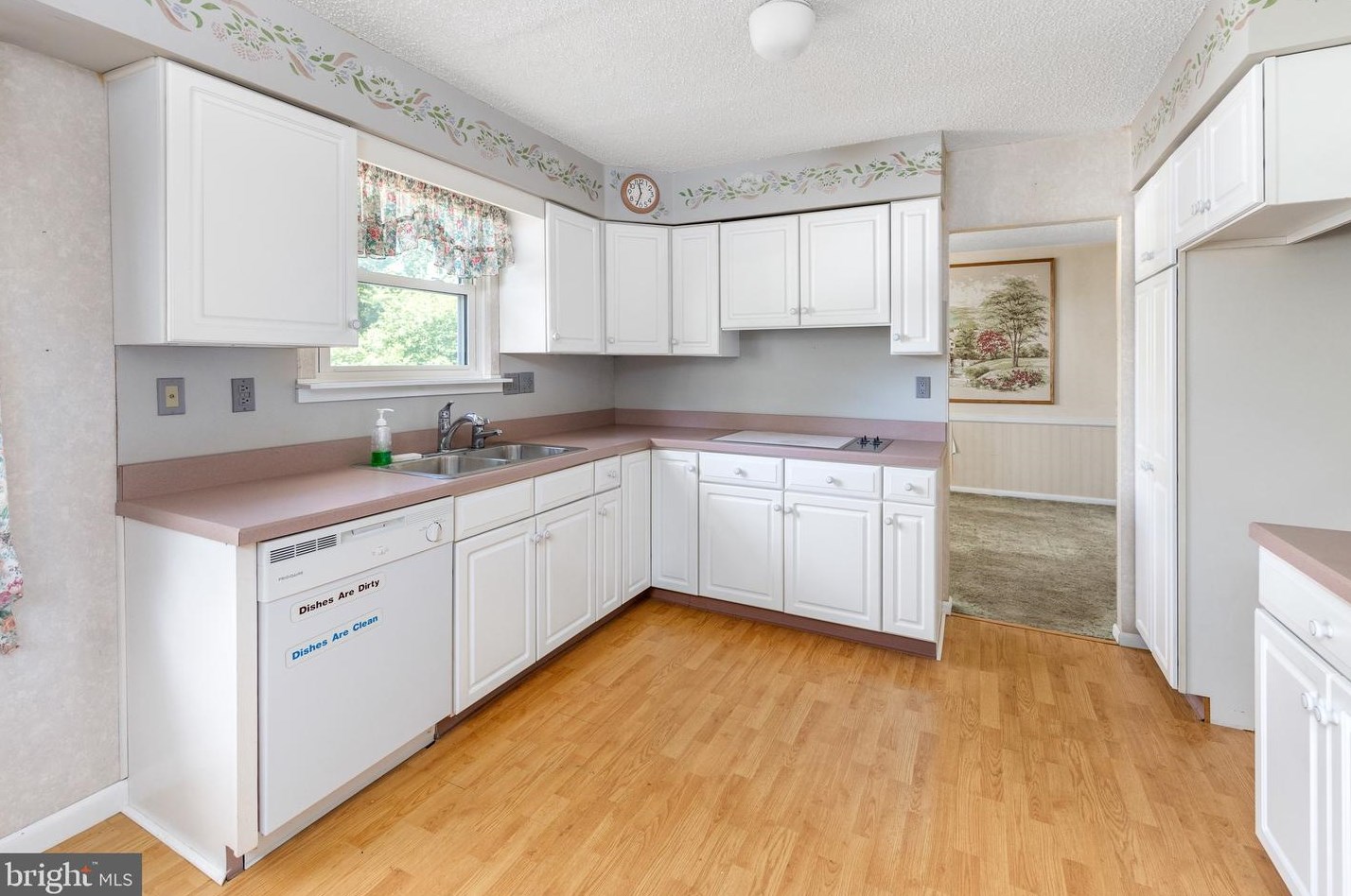 1 Lauderdale Rd, West Deptford NJ 08096-3938 exterior