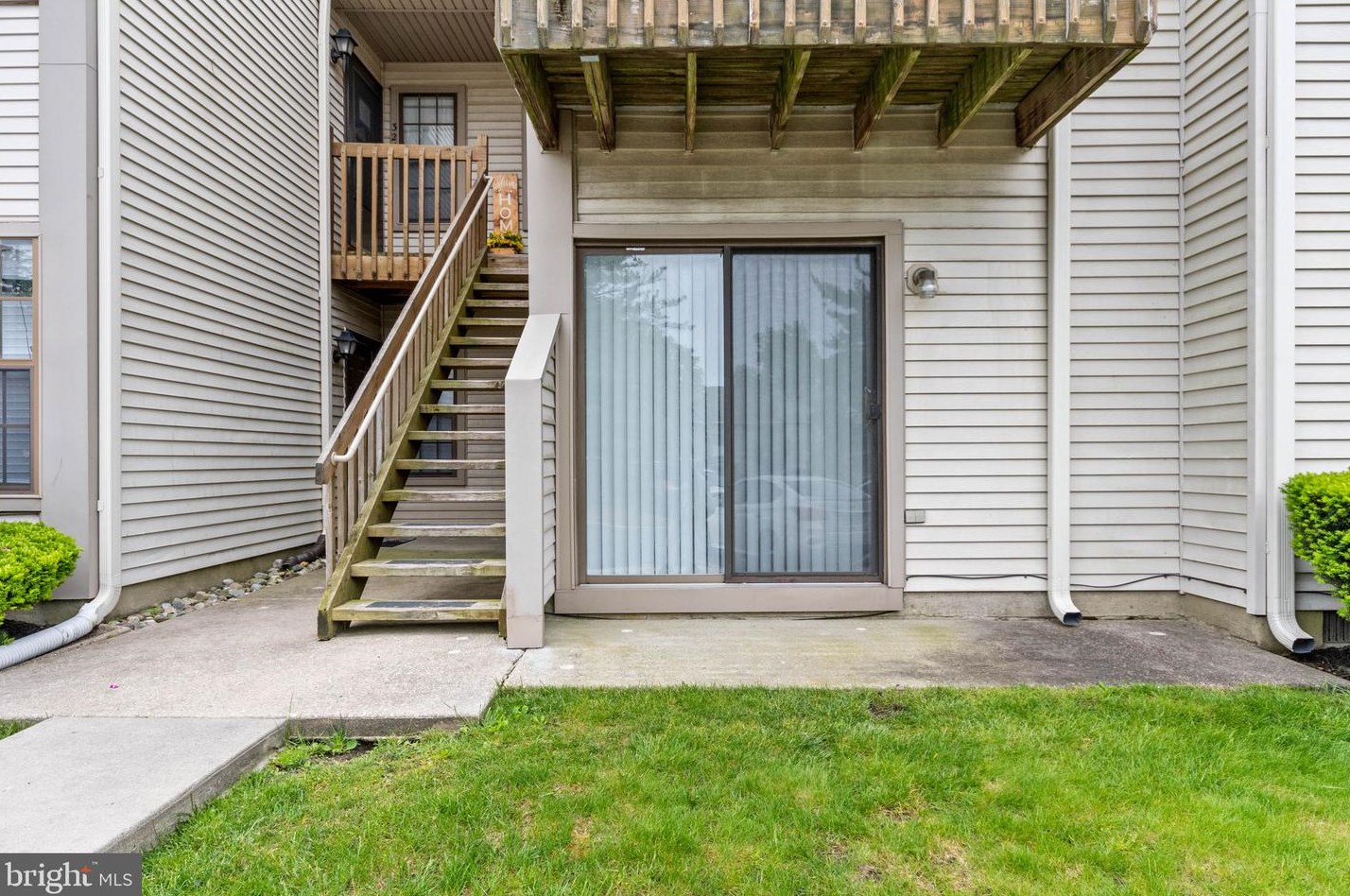 321 Coventry Ct, West Deptford, NJ 08051-2016