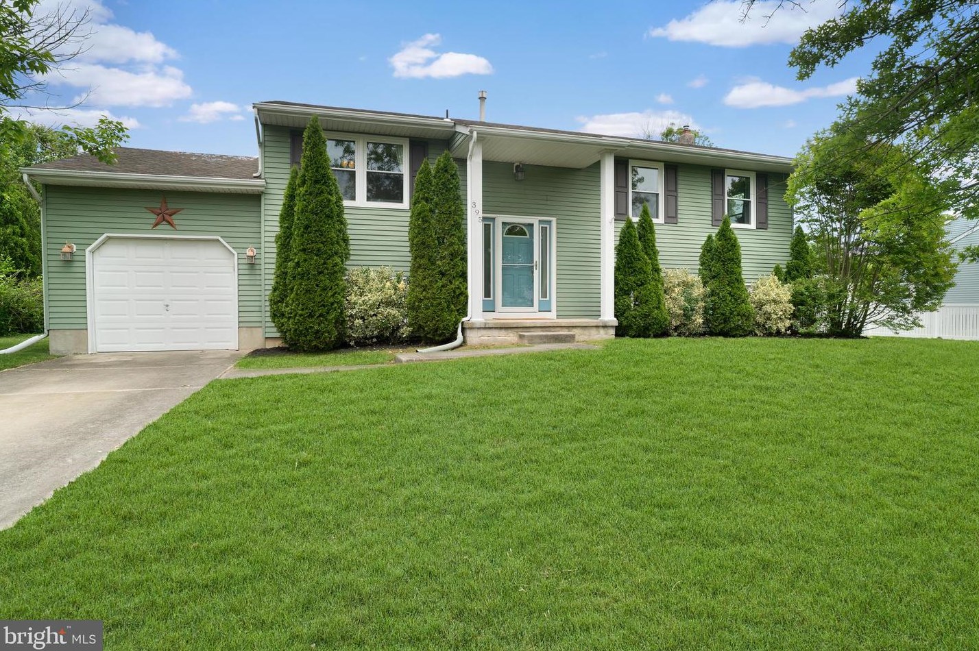 395 Greenwich St, Mickleton, NJ 08056-1141