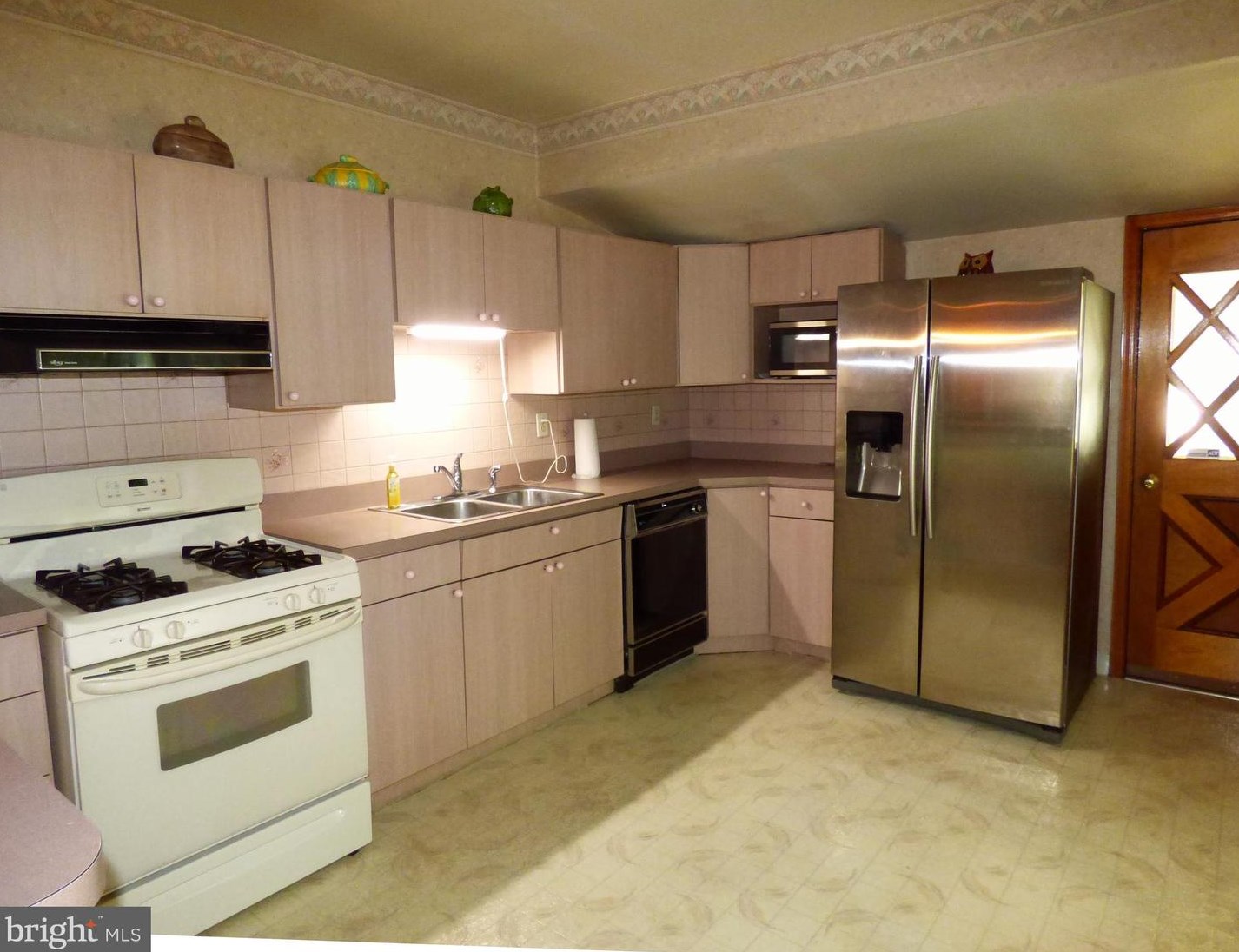 141 Delsea Dr, West Deptford NJ  08093-1222 exterior