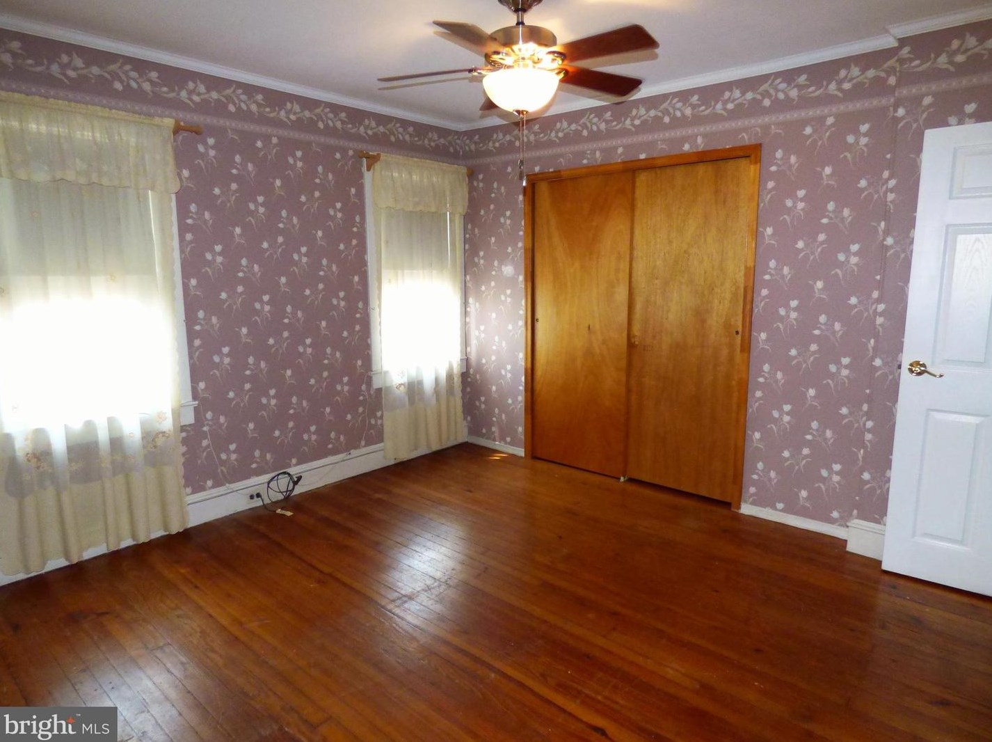 141 Delsea Dr, West Deptford NJ  08093-1222 exterior