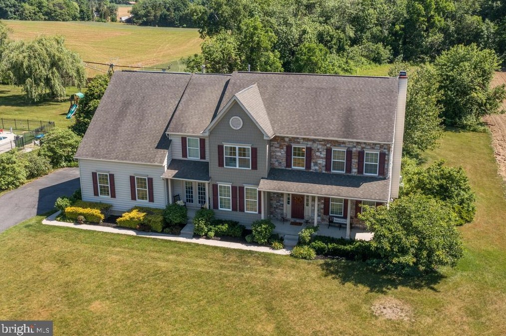 300 Katie Ct, Mickleton, NJ 08056-1032