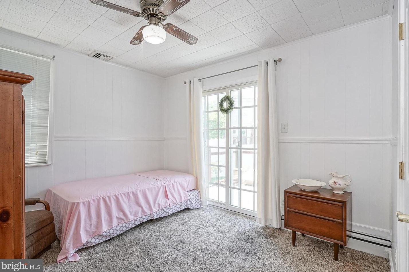 405 Red Bank Ave, West Deptford NJ 08063-1435 exterior