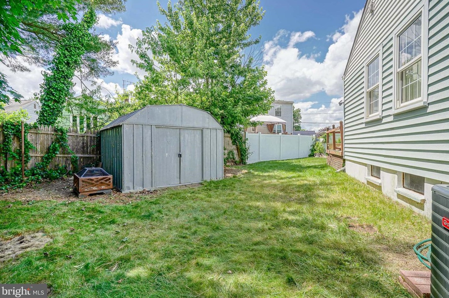 405 Red Bank Ave, West Deptford NJ 08063-1435 exterior