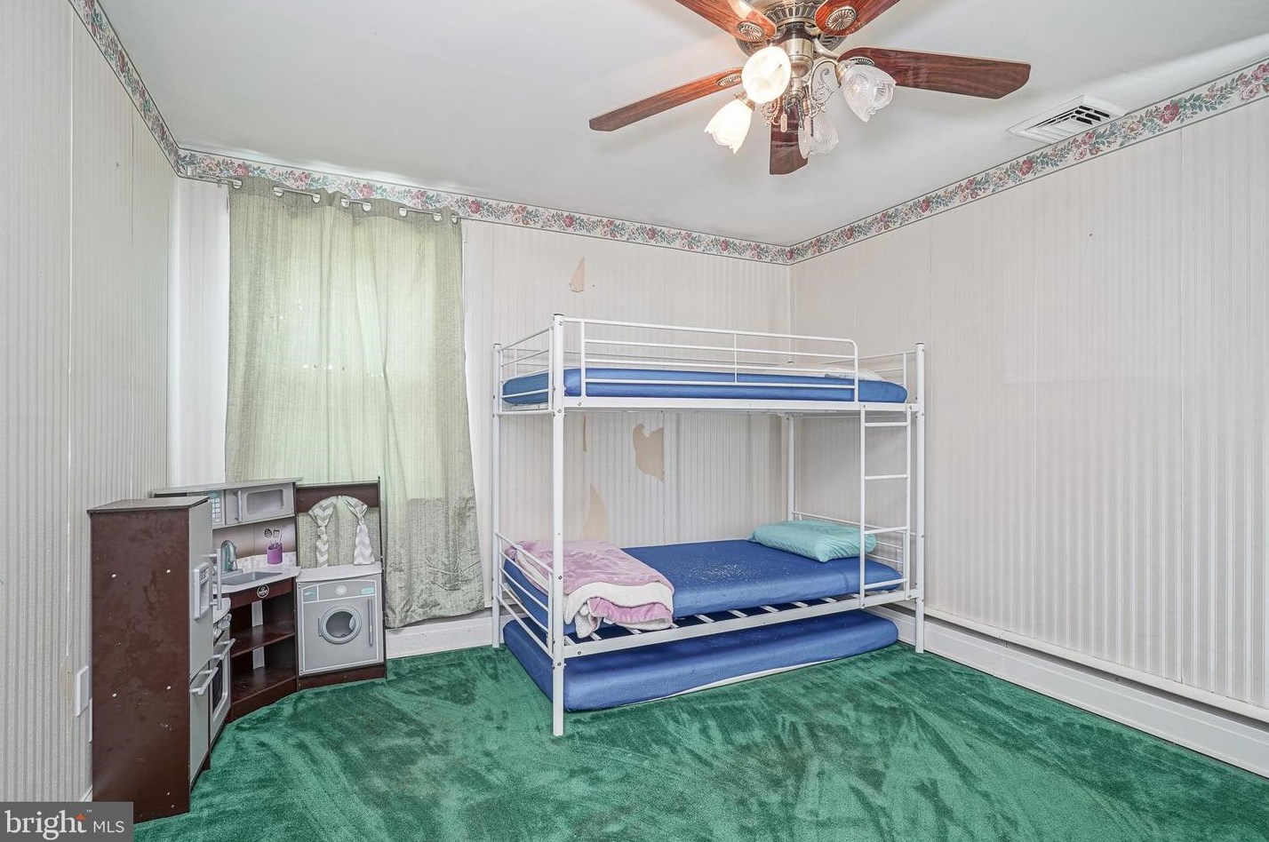 405 Red Bank Ave, West Deptford NJ 08063-1435 exterior