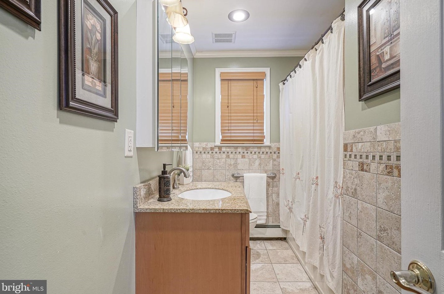 405 Red Bank Ave, West Deptford NJ 08063-1435 exterior