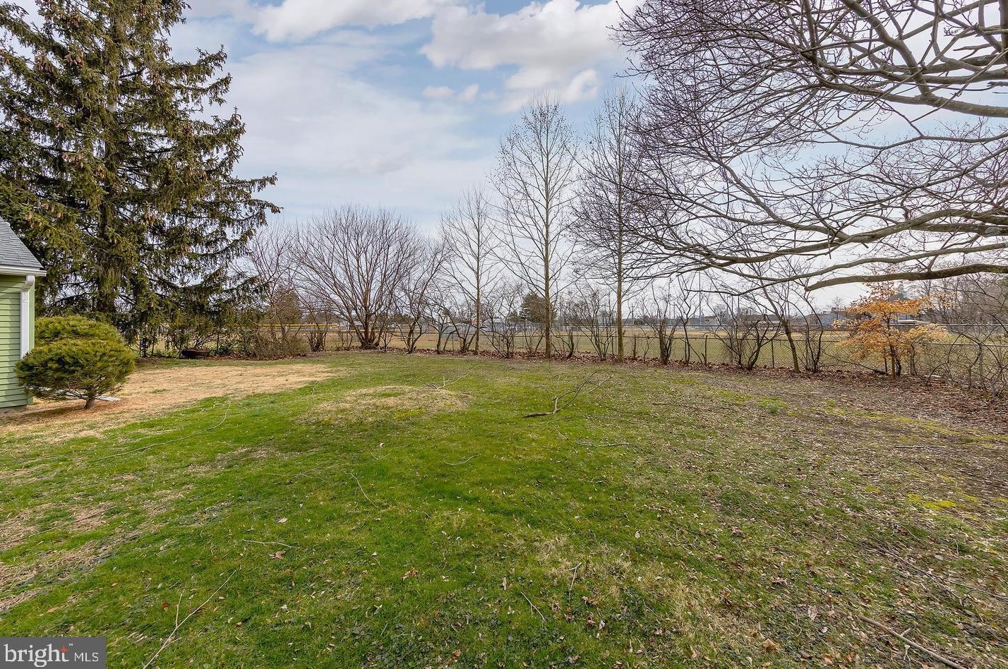 216 Pomona Ave, Aura, NJ 08028