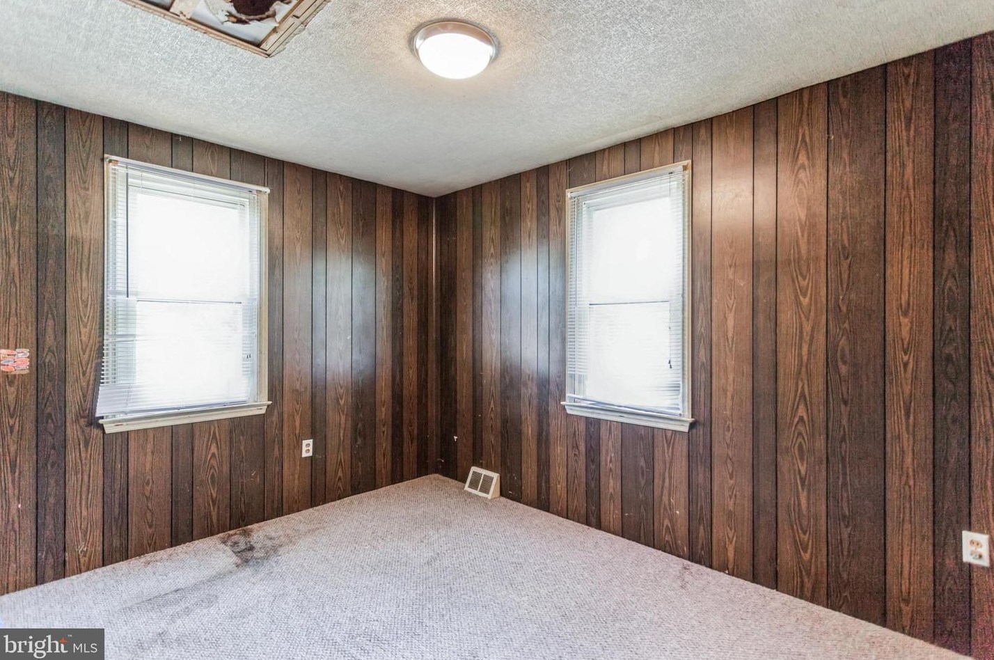 301 Columbia Blvd, West Deptford NJ 08063-1013 exterior