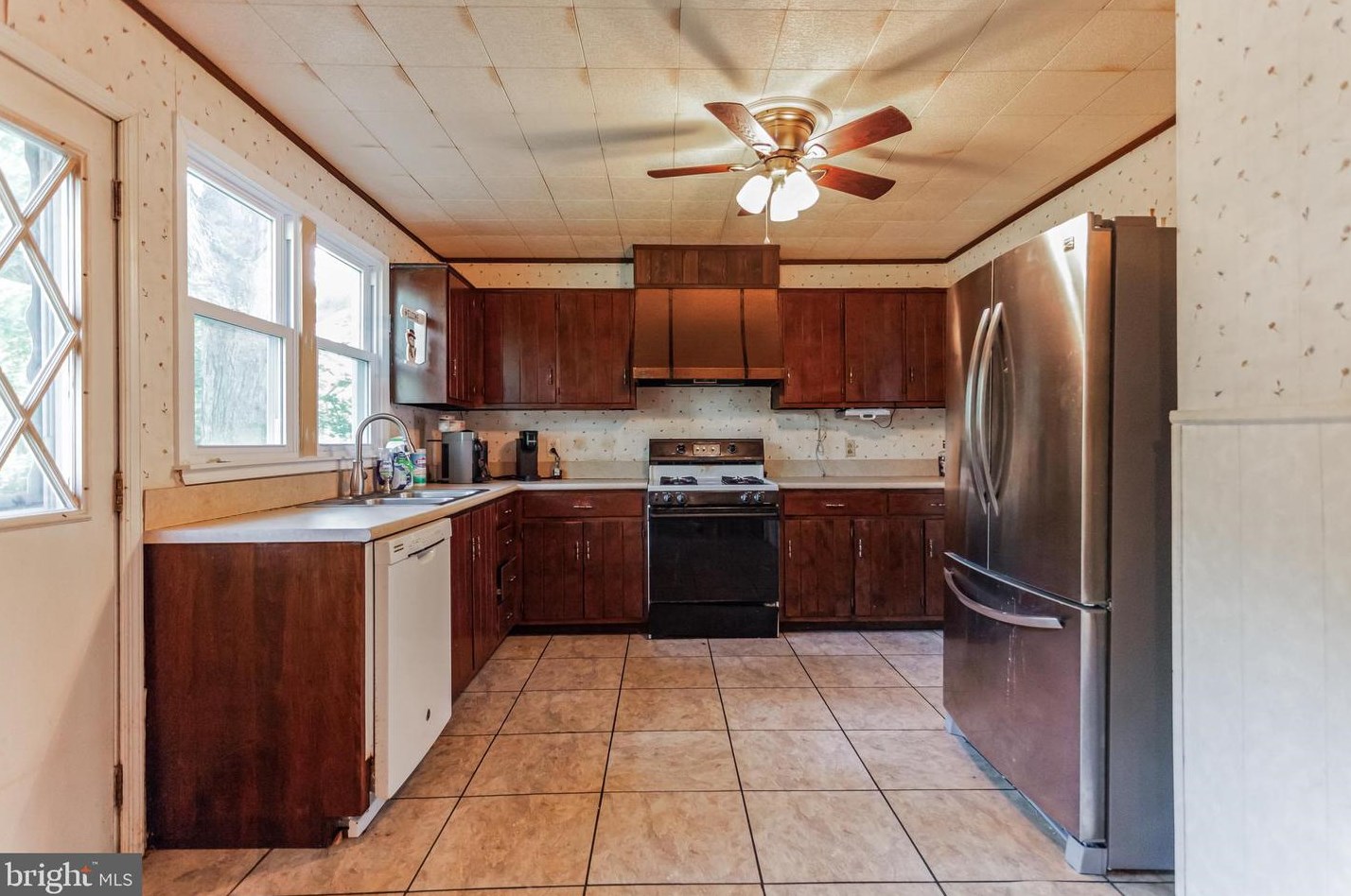 301 Columbia Blvd, West Deptford NJ 08063-1013 exterior