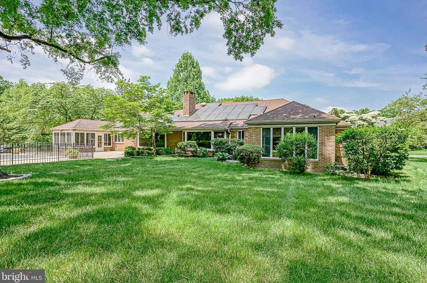 713 Maegus Dr, West Deptford NJ  08096-3142 exterior