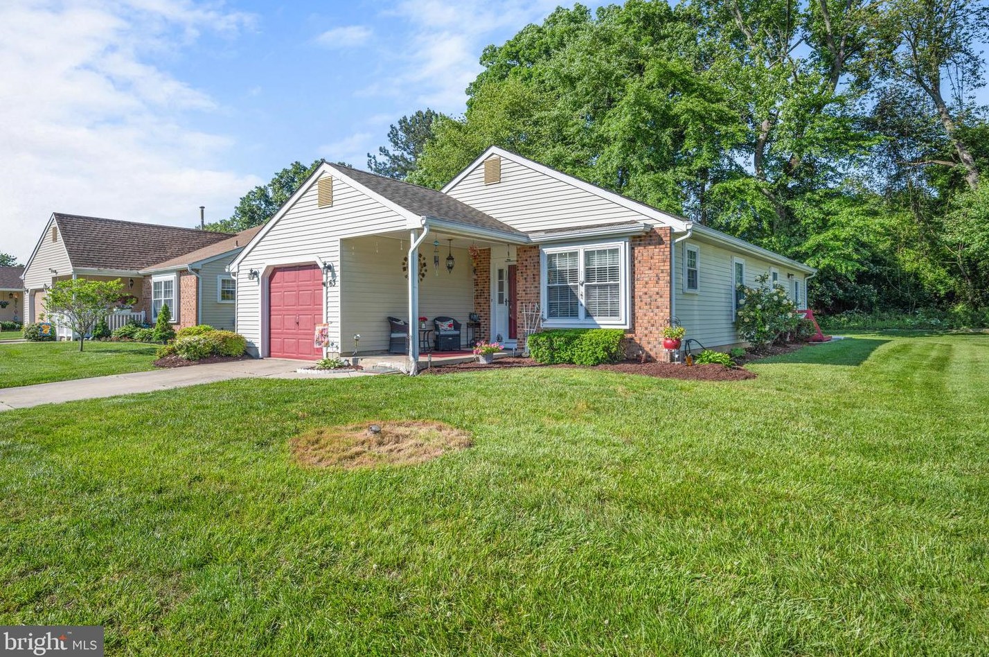 63 Knollwood Dr, West Deptford, NJ 08096-6702