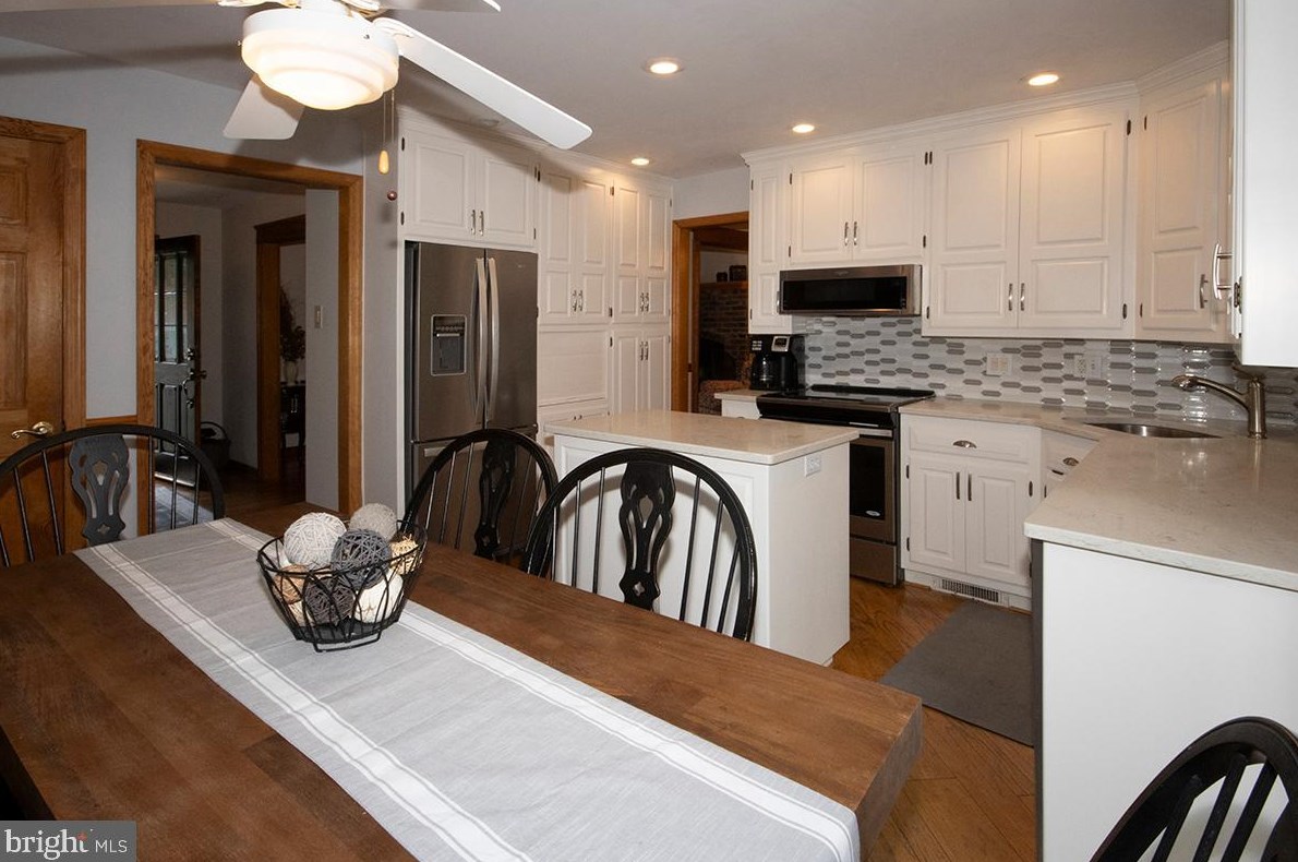 831 Canal St, Blenheim NJ 08012-1033 exterior