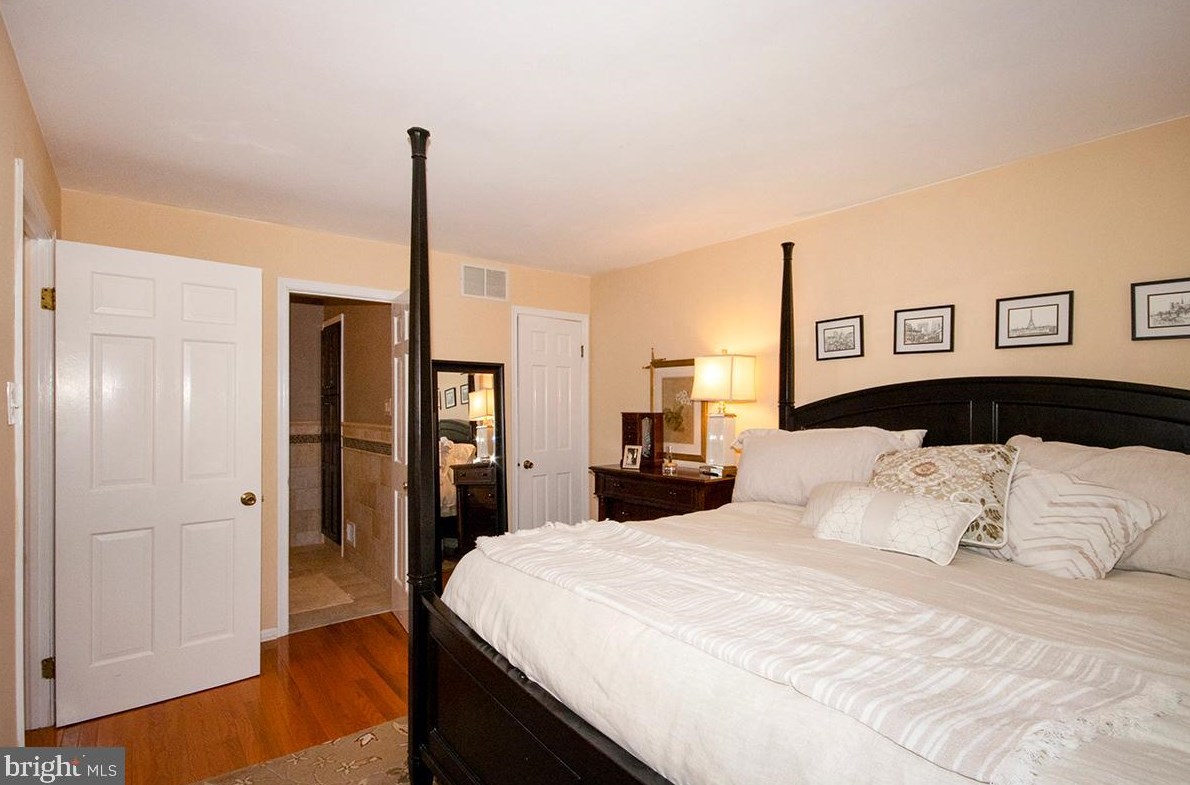 831 Canal St, Blenheim NJ 08012-1033 exterior