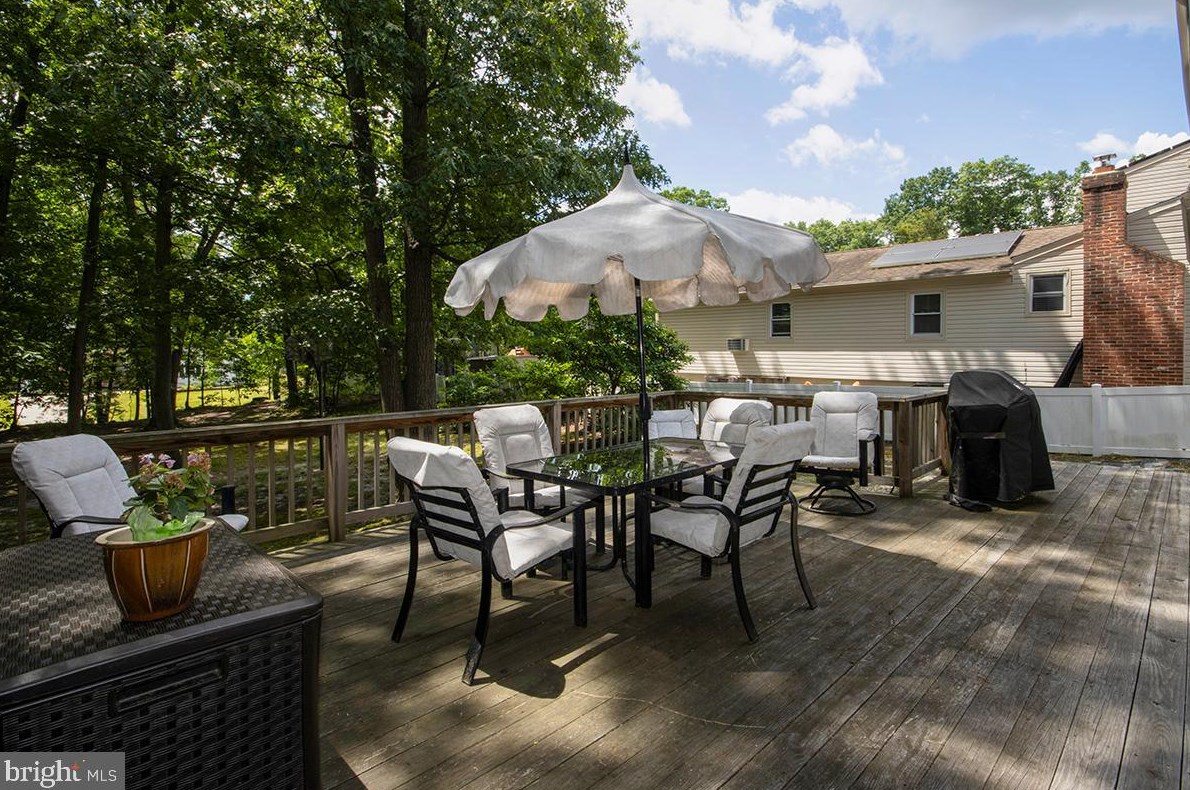 831 Canal St, Blenheim NJ 08012-1033 exterior