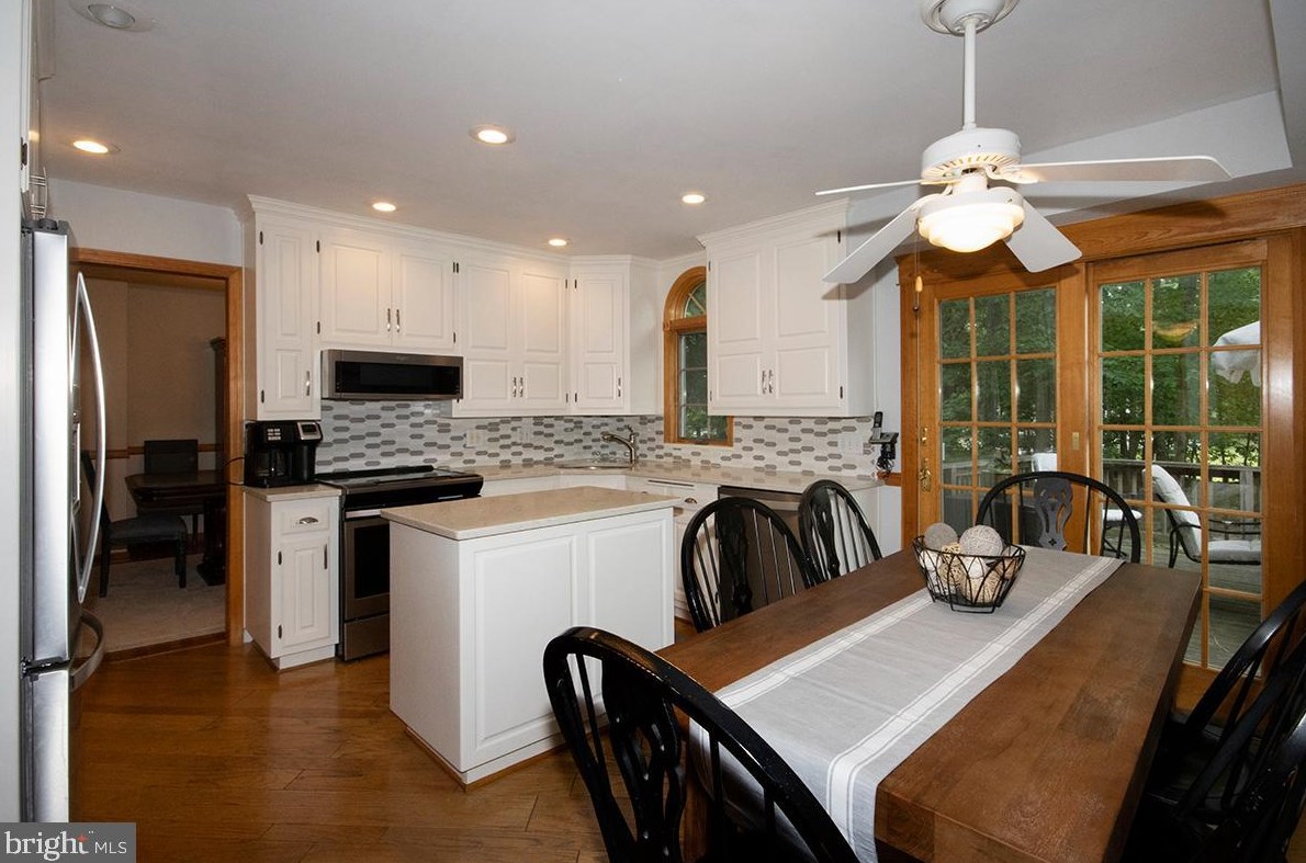 831 Canal St, Blenheim NJ 08012-1033 exterior