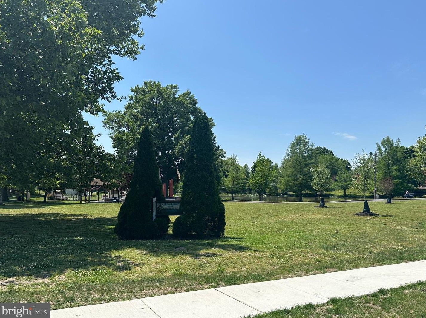 530 Delsea Dr, West Deptford NJ  08093-1225 exterior