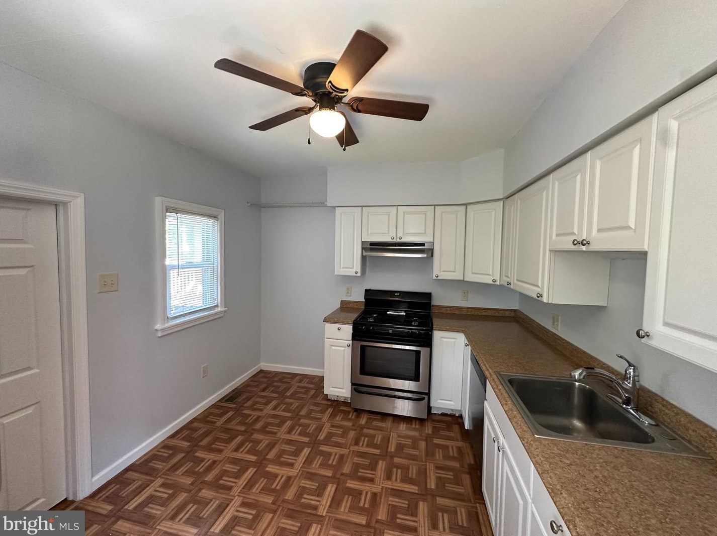 530 Delsea Dr, West Deptford NJ  08093-1225 exterior