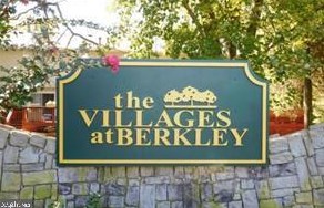 1095 Tristram Cir, West Deptford, NJ 08051-2225