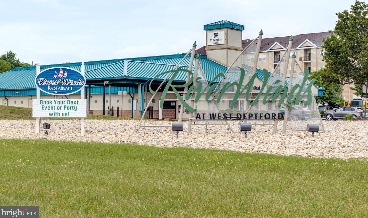 102 Brent Ct, West Deptford NJ  08086-2004 exterior