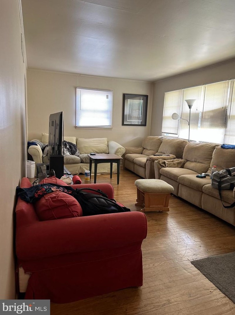 613 Shaw Ave, Aura, NJ 08028-1621