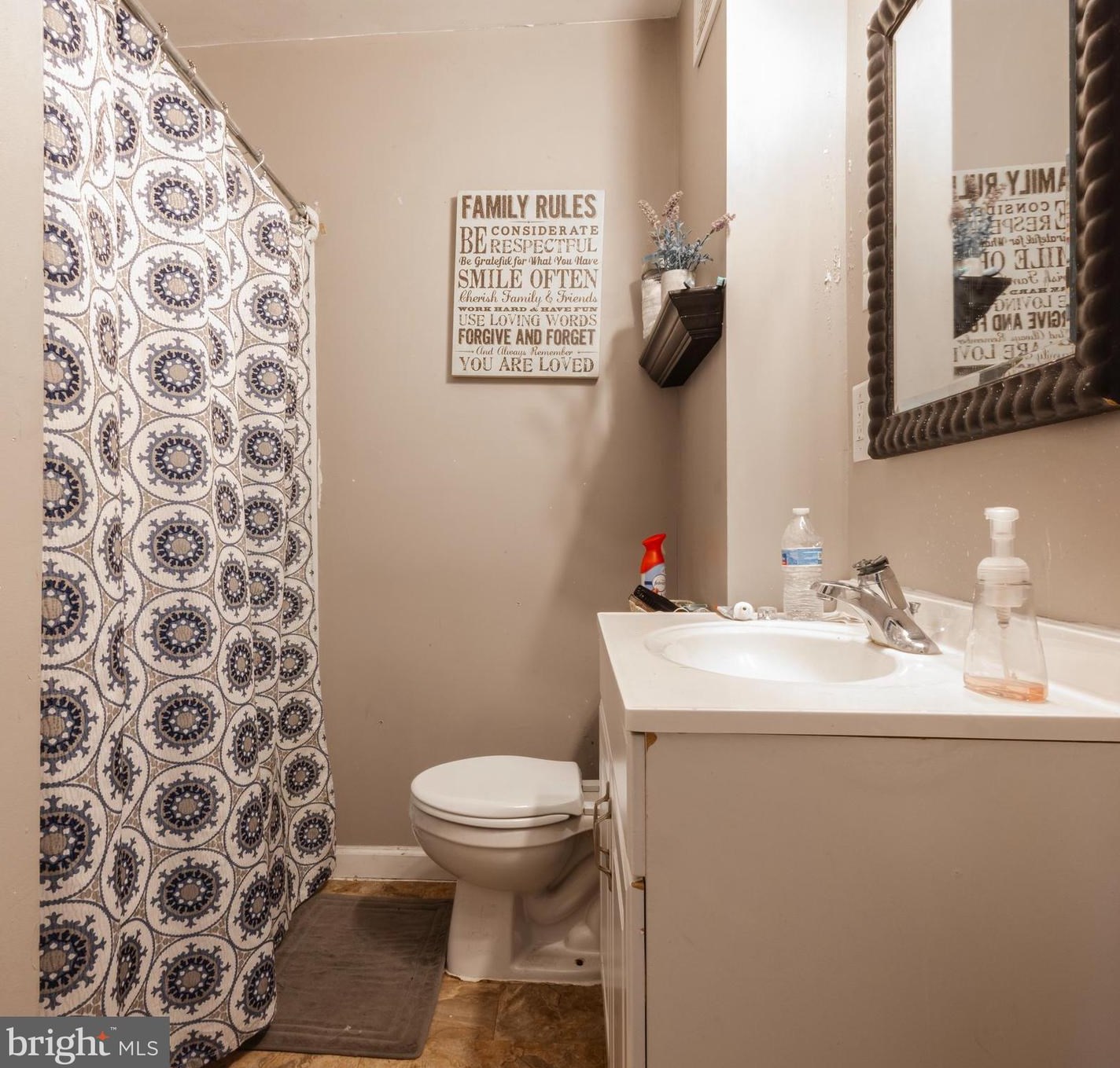 737 Washington Ave, West Deptford NJ 08096-3547 exterior