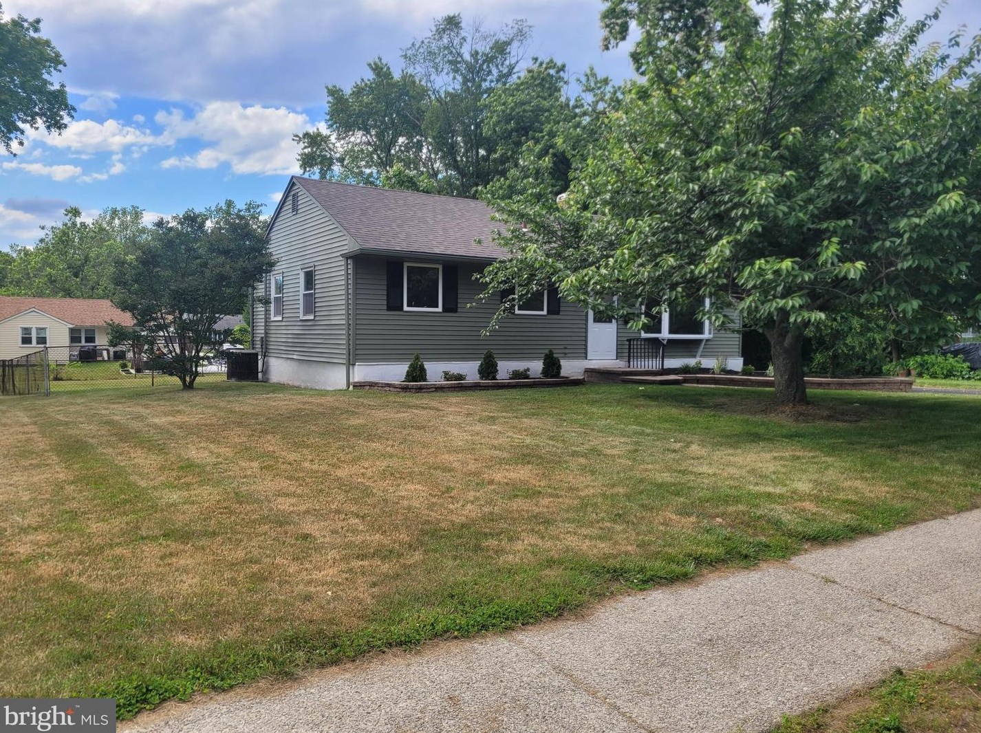 1163 Harker Ave, West Deptford, NJ 08096-1172