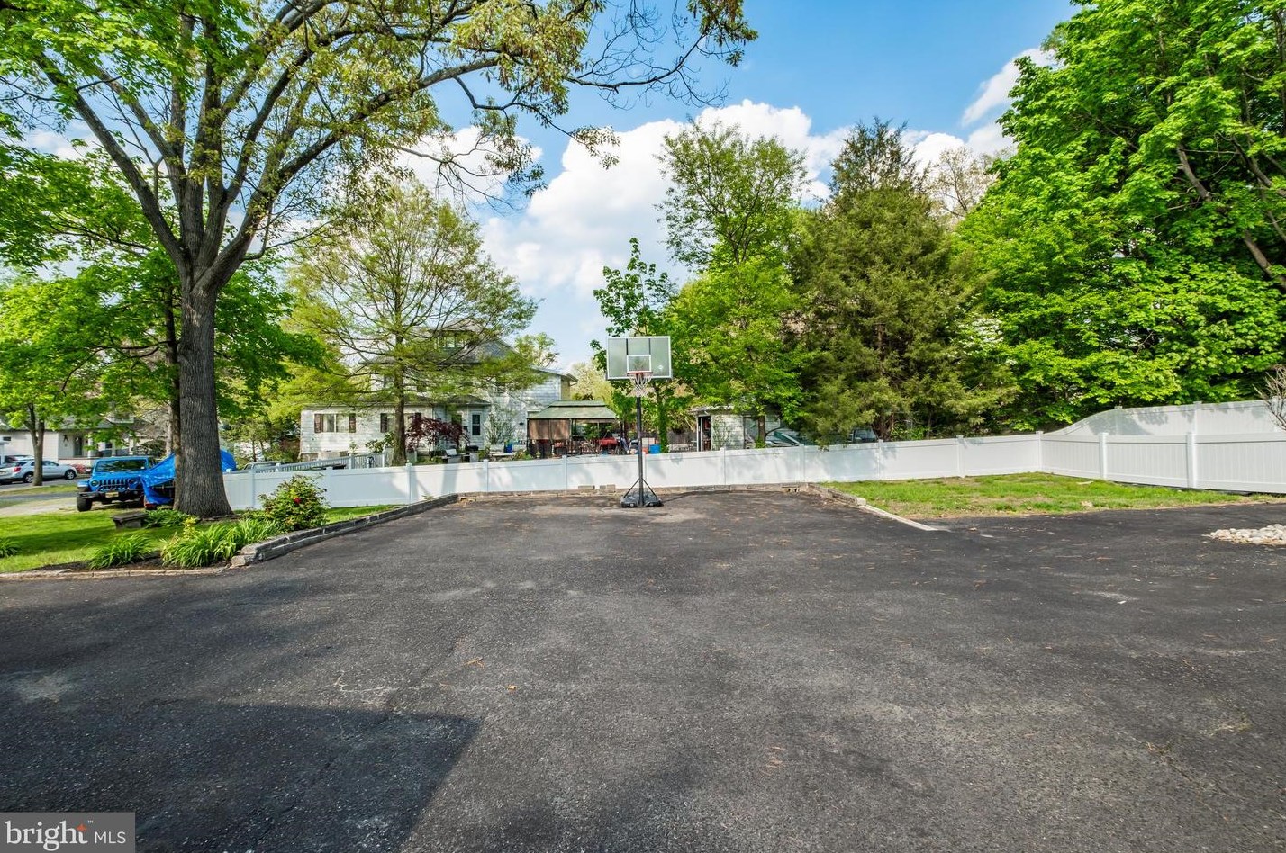 335 Roosevelt Ave, Pitman NJ  08071-1867 exterior