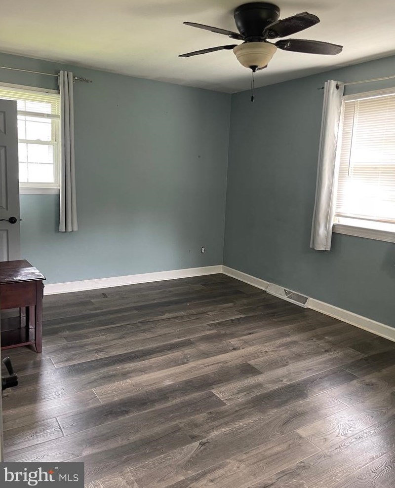 131 Military Dr, West Deptford NJ 08063-1556 exterior