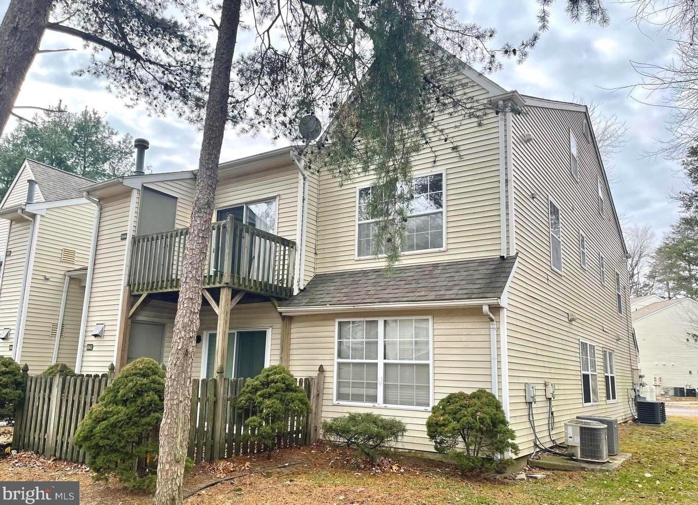 1066 Tristram Cir, West Deptford, NJ 08051