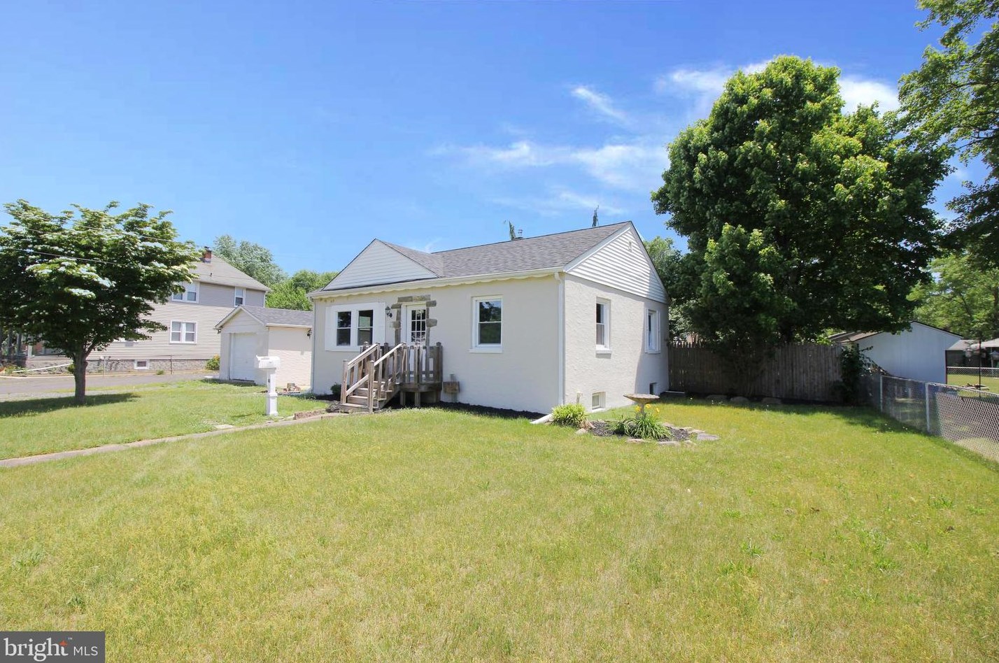 16 S Lincoln Ave, West Deptford, NJ 08063