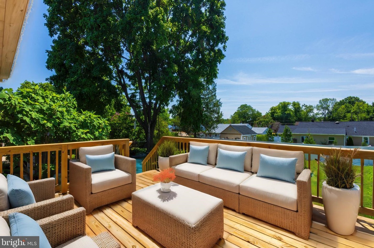 39 Holly Dr, West Deptford, NJ 08096-3320