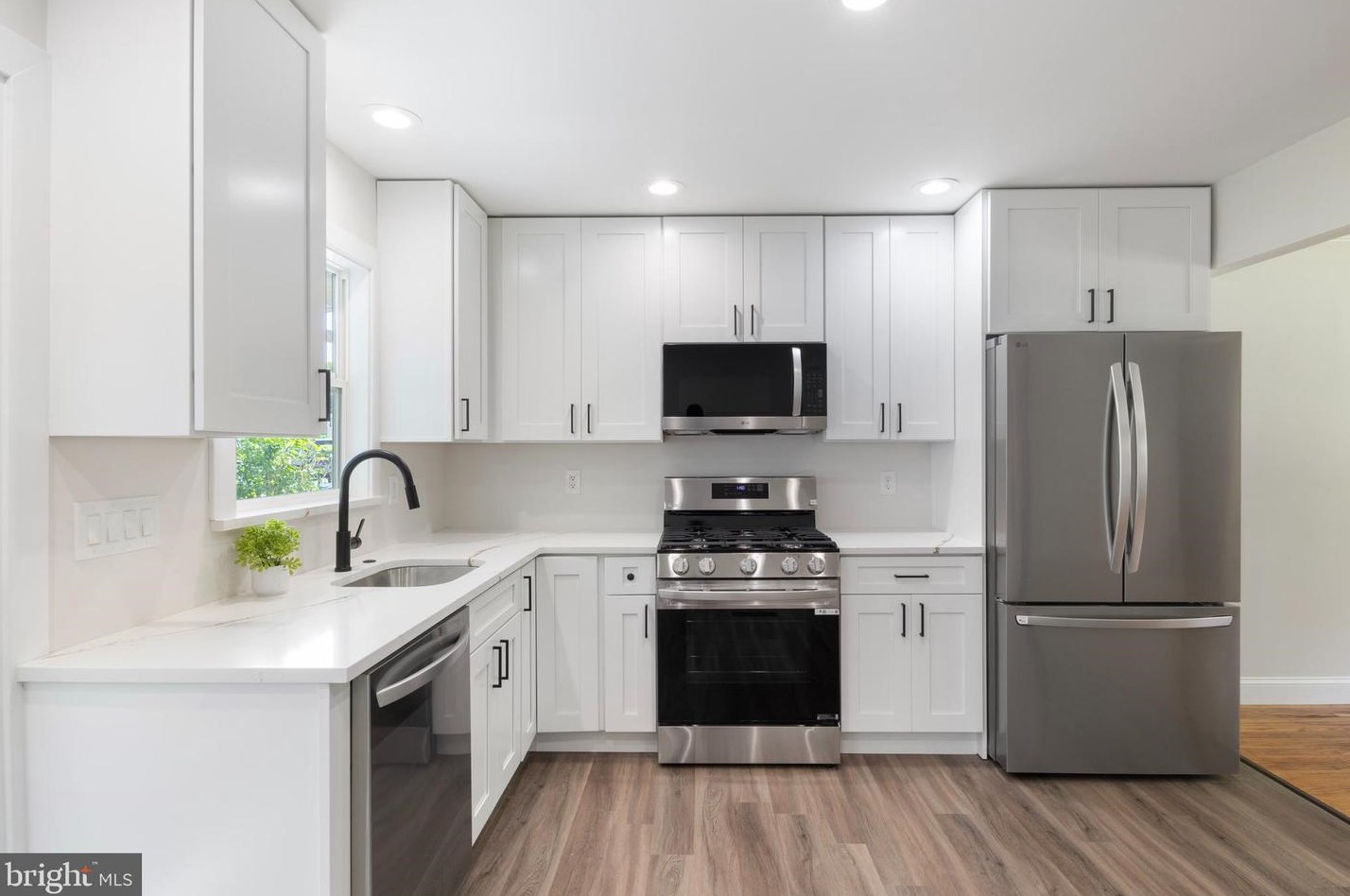 1535 Delsea Dr, West Deptford NJ  08093-1222 exterior