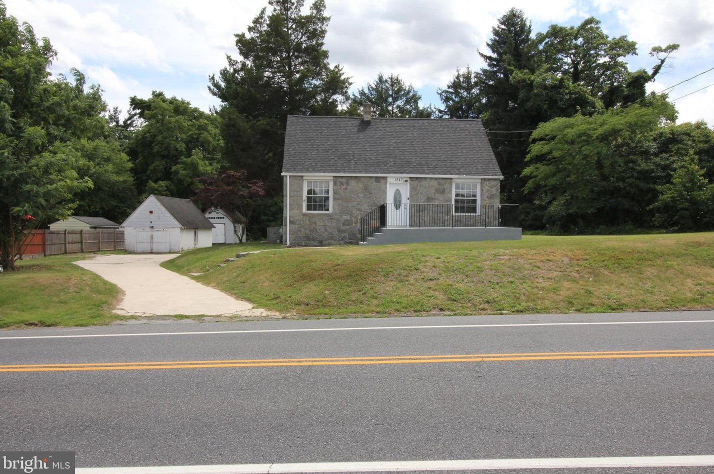 1347 Cooper, West Deptford, NJ 08096