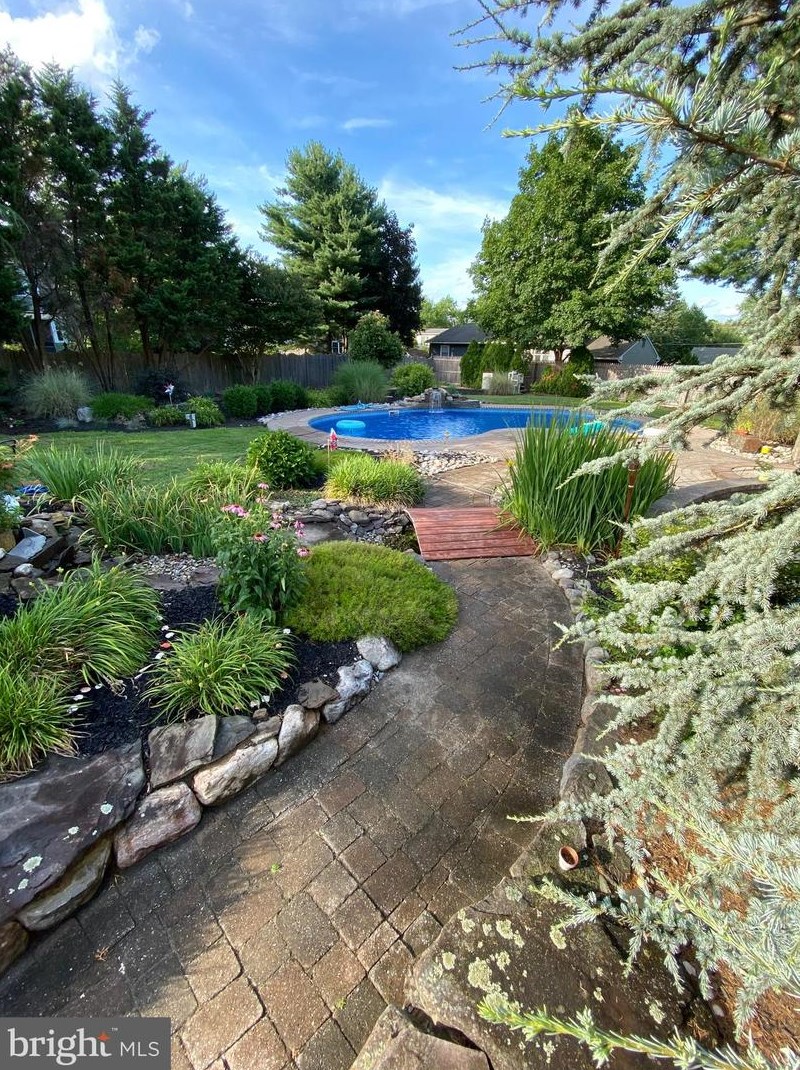 1774 4th St West, West Deptford, NJ 08086