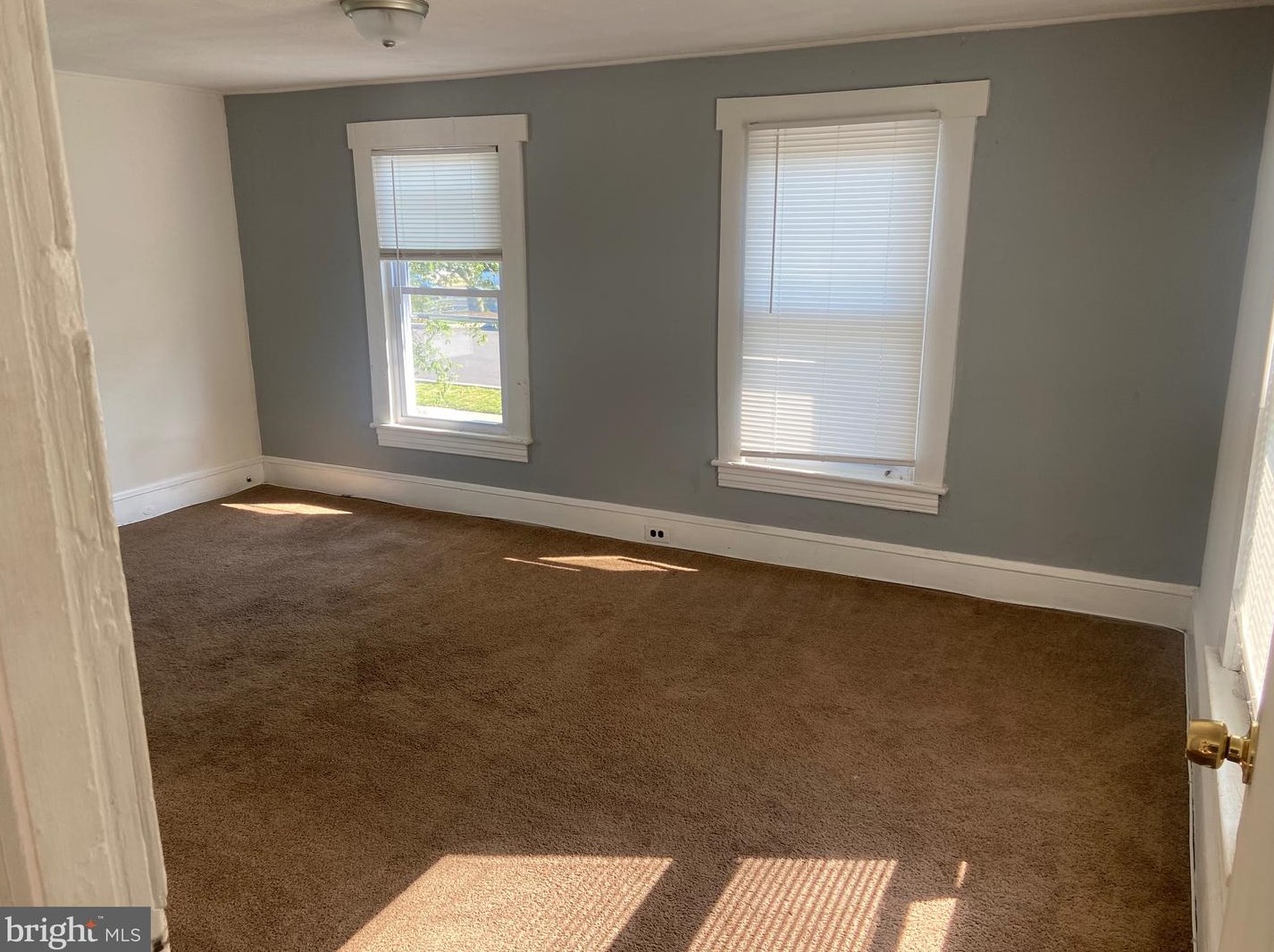 13 Courtland St, West Deptford, NJ 08096-2407