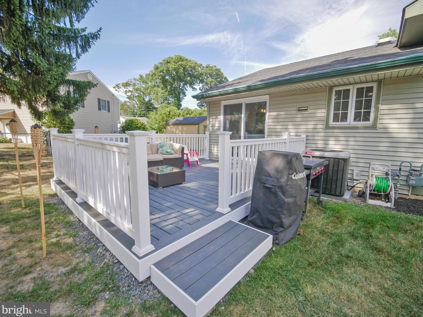 50 Holly Dr, West Deptford NJ  08096-3317 exterior