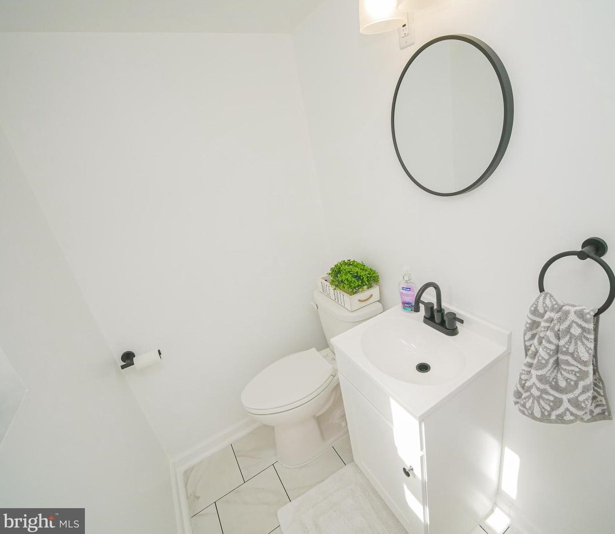 50 Holly Dr, West Deptford NJ  08096-3317 exterior