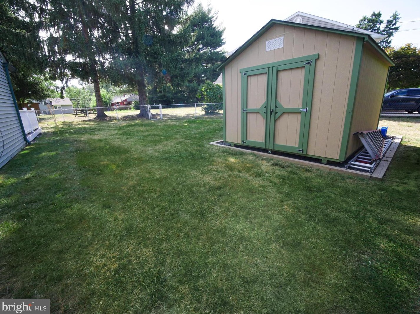 50 Holly Dr, West Deptford NJ  08096-3317 exterior