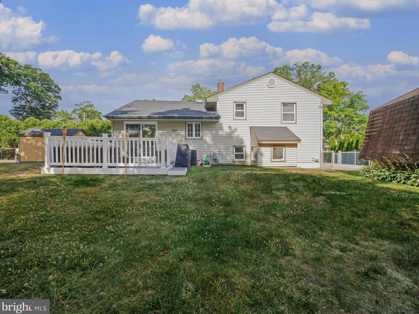 50 Holly Dr, West Deptford NJ  08096-3317 exterior