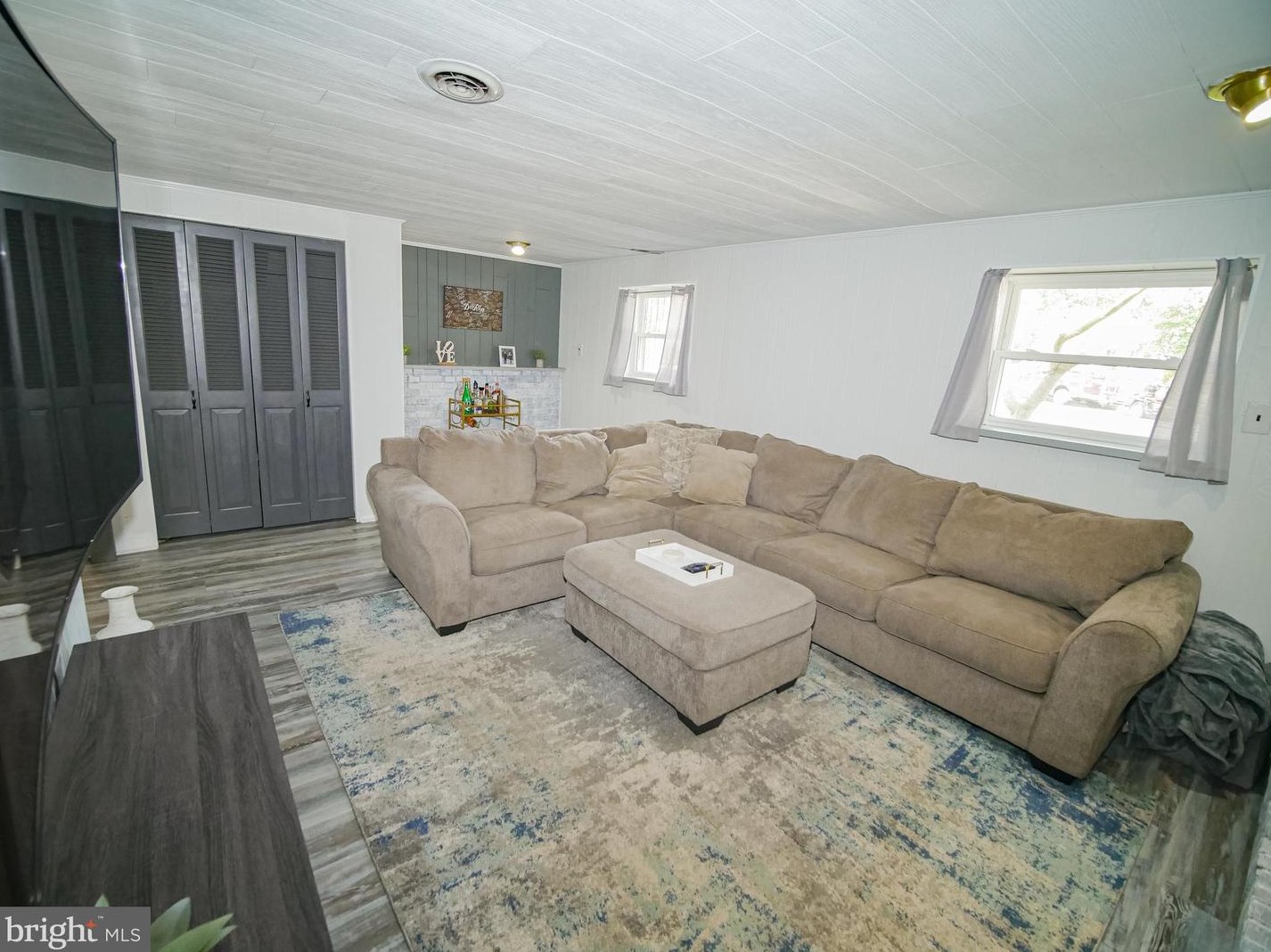 50 Holly Dr, West Deptford NJ  08096-3317 exterior