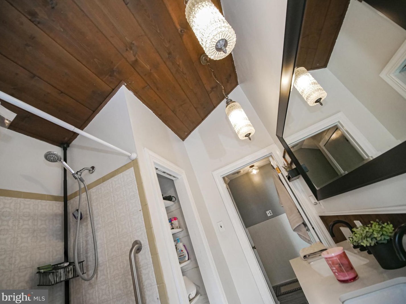 50 Holly Dr, West Deptford NJ  08096-3317 exterior