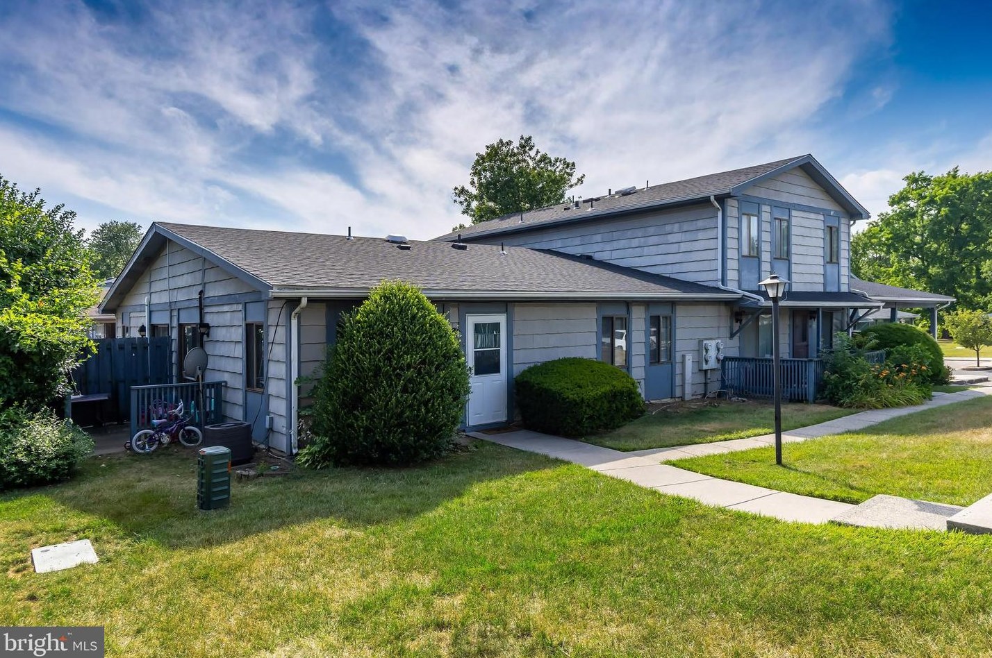 65 Cedarwood Ct, West Deptford, NJ 08066