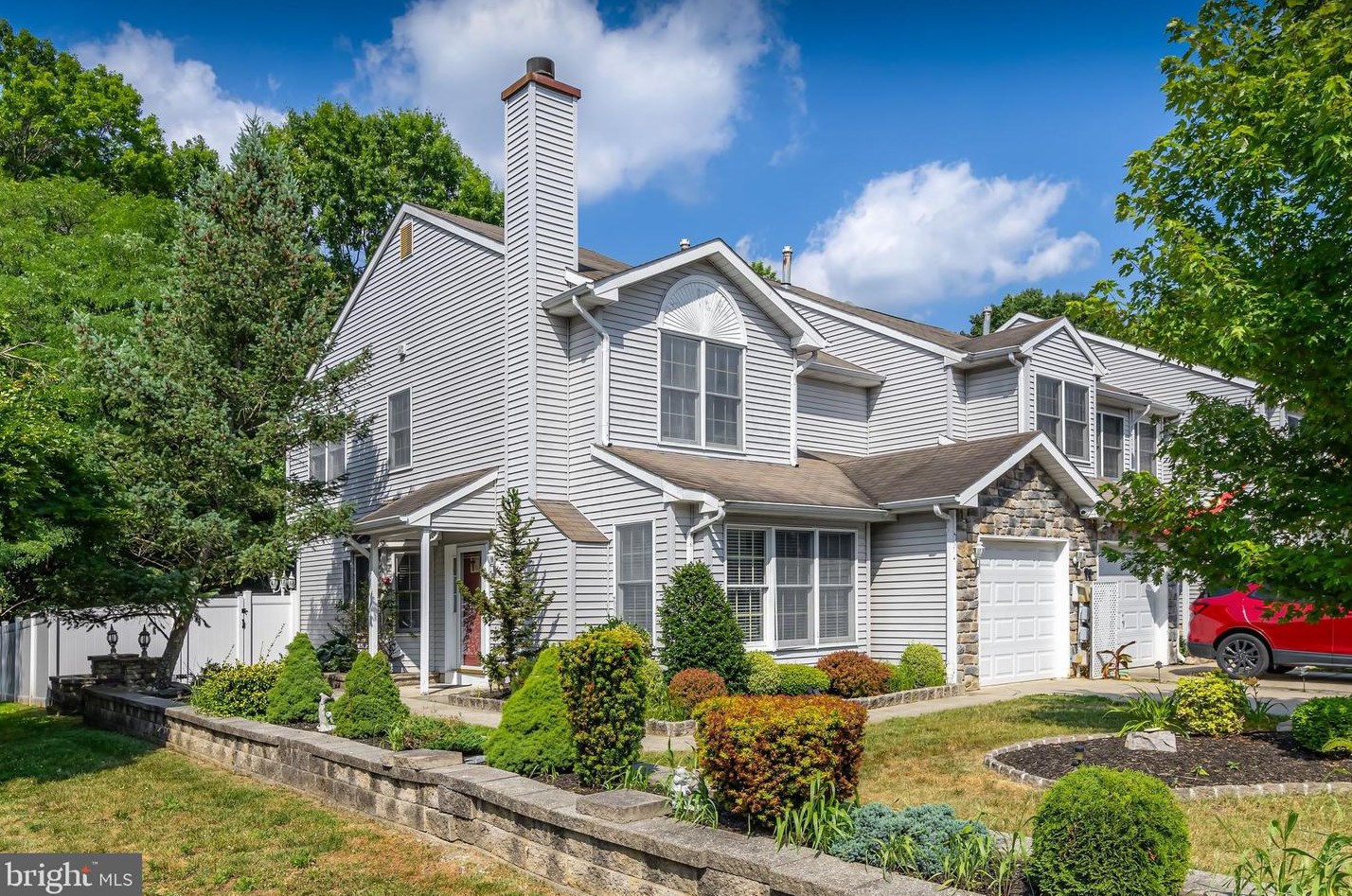 15 Barry Dr, West Deptford, NJ 08051