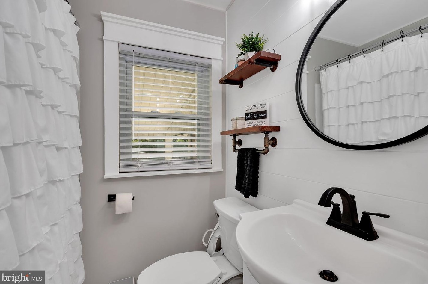 243 Evergreen Ave, West Deptford NJ  08051-1045 exterior