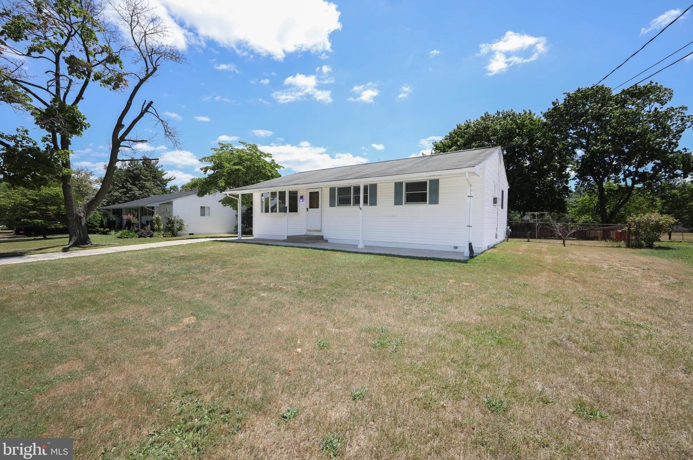 39 Bruce Dr, West Deptford, NJ 08096