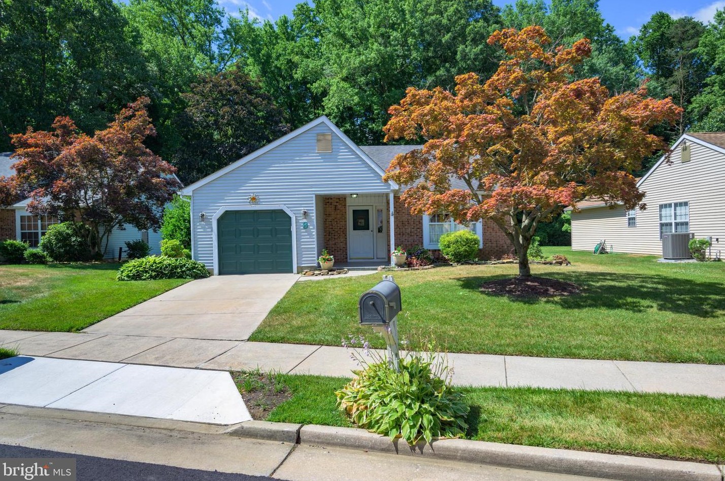 8 Mullray Ct, West Deptford, NJ 08096