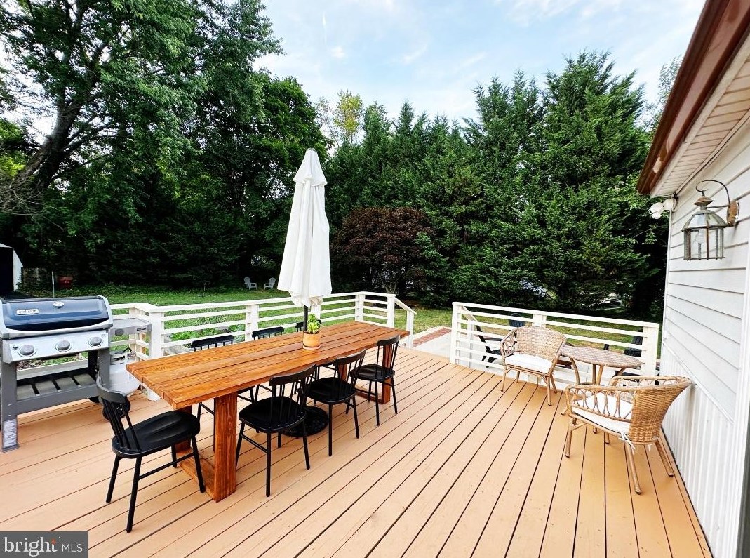 33 Walnut St, Clayton NJ  08312-1829 exterior